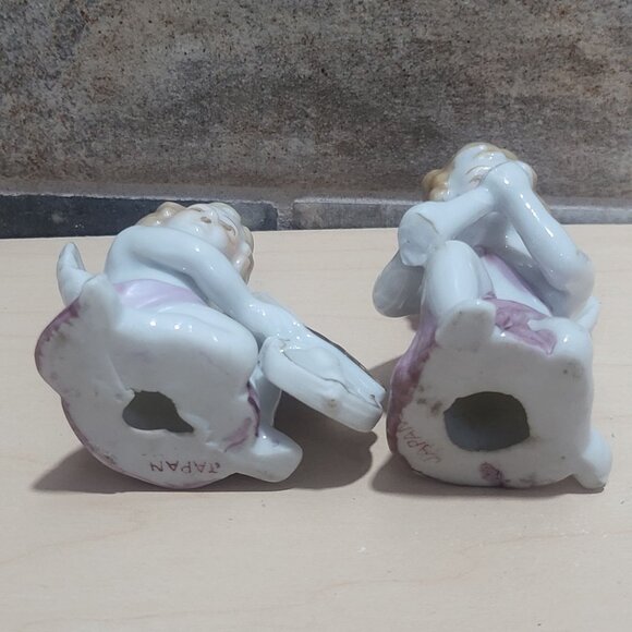 Two Vintage Porcelain Cherub Angel Figurines Playing Musical Instruments - Picture 4 of 11